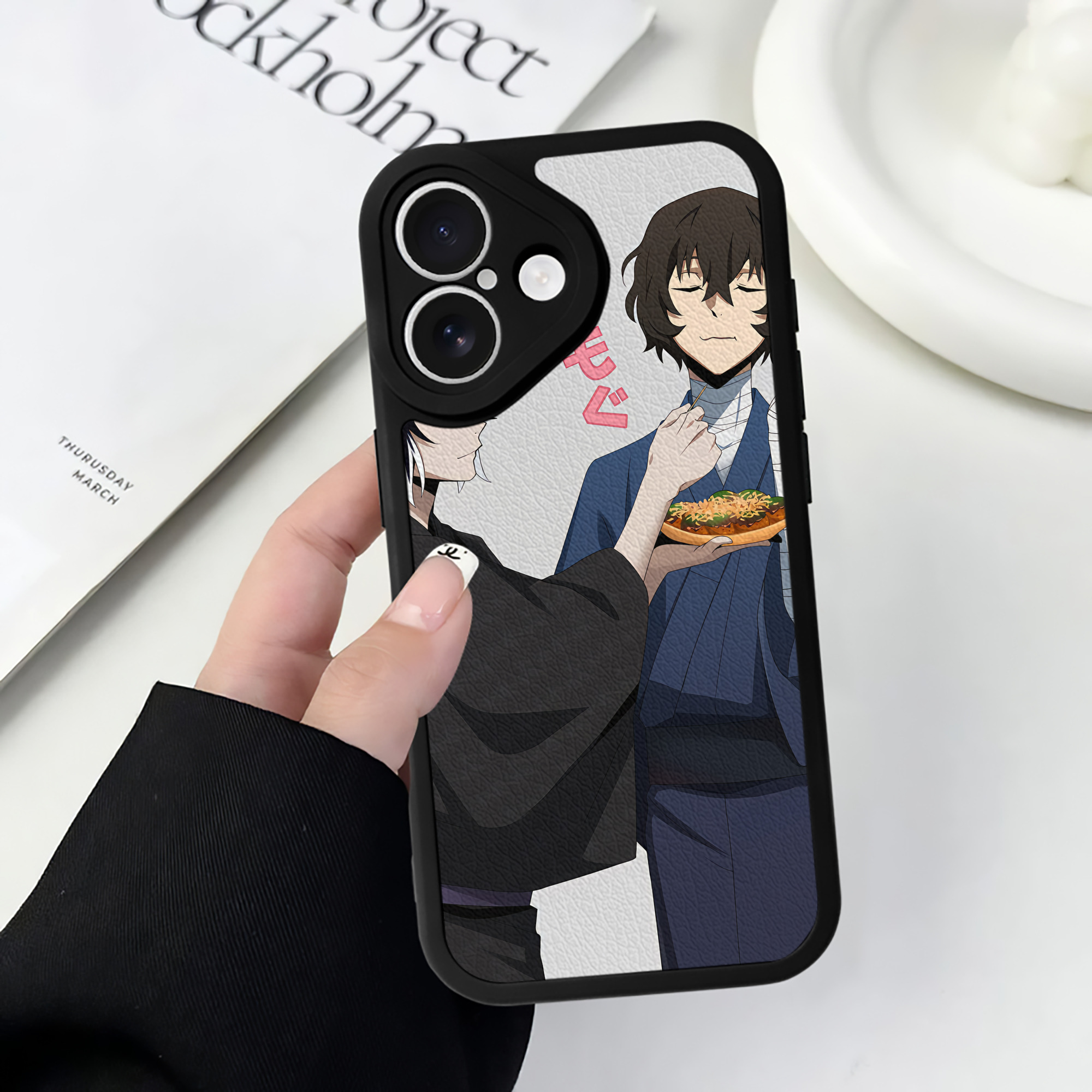 （画像用） 文豪ストレイドッグス Bungo Stray Dogs 【iPhone 16シリーズ対応】シリコンスマホケース（レザー調） 材質：シリコン